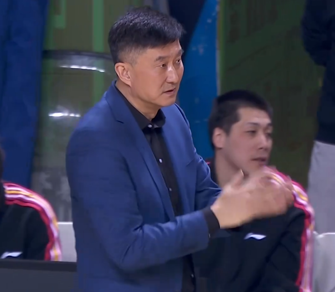 b体育官方下载电脑版-广东宏远今日早报!杜锋深夜发声,胡明轩触底反弹,麦考尔复出