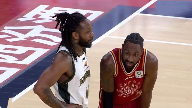 b体育-赵继伟错失关键球,空砍15+6+7 辽宁男篮惜败山西 双外援弹尽粮绝